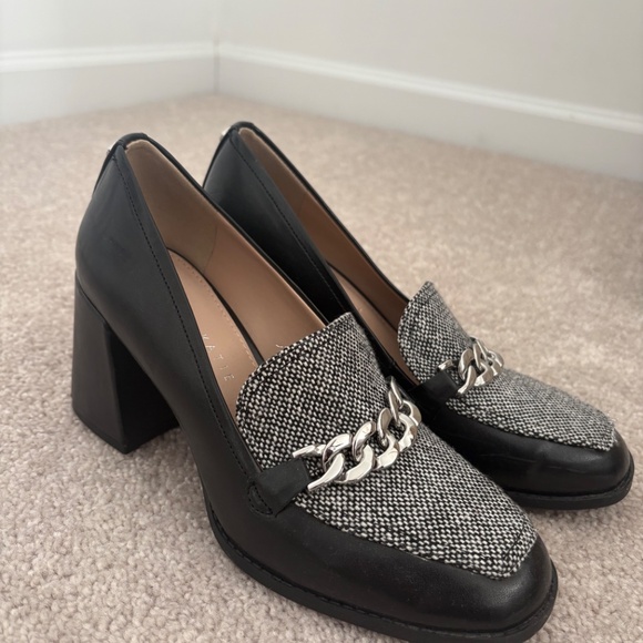 Heels - Picture 3 of 3